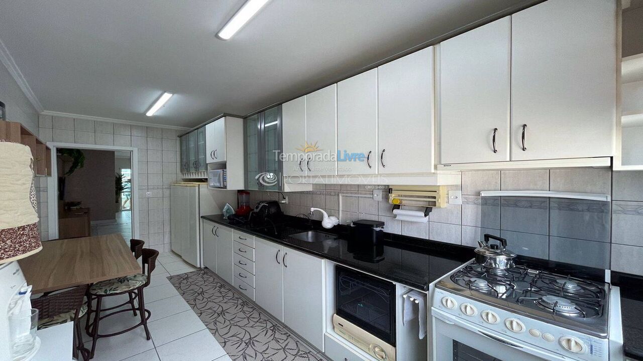 Apartamento para aluguel de temporada em Itapema (Meia Praia)