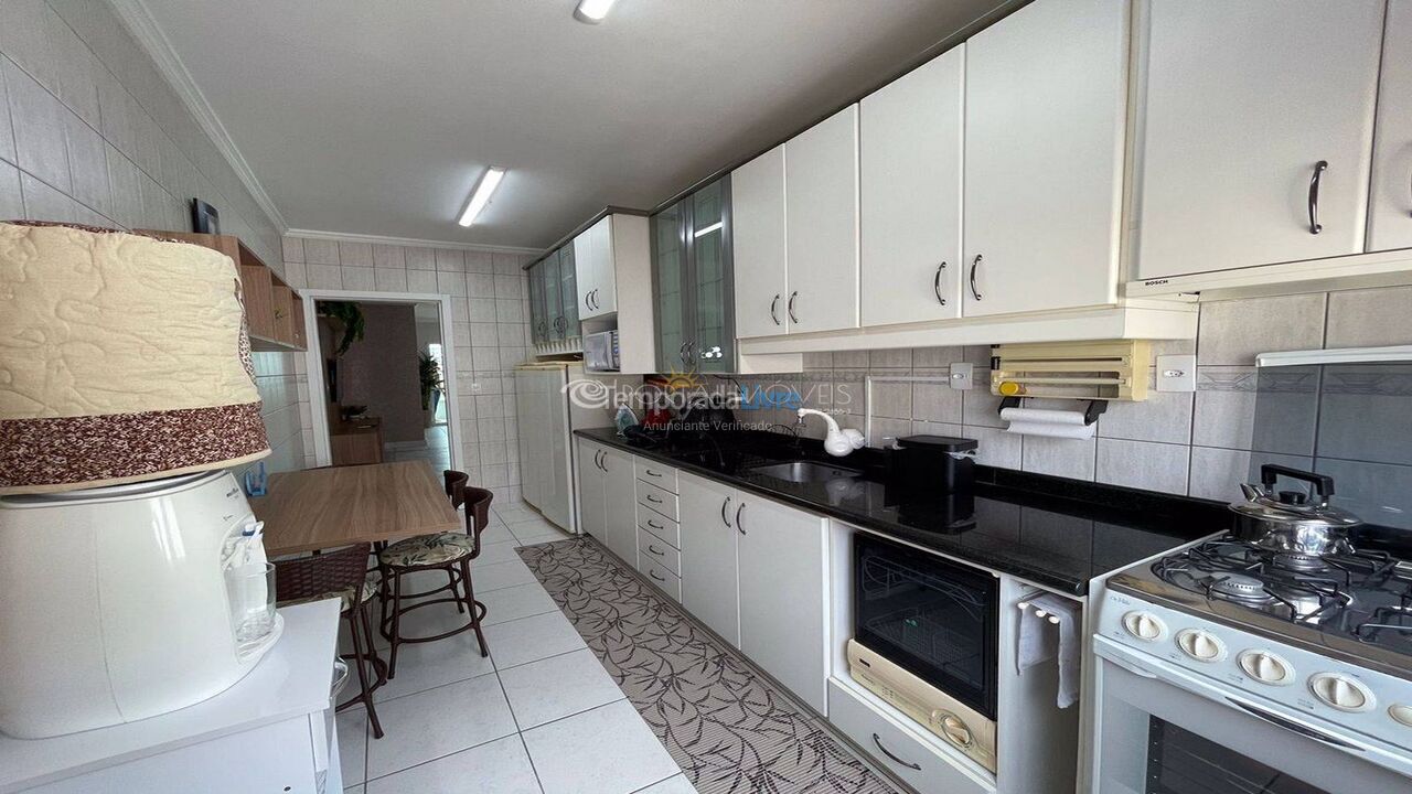 Apartamento para aluguel de temporada em Itapema (Meia Praia)