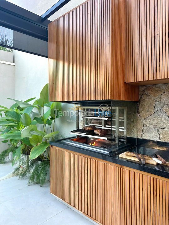 Casa para aluguel de temporada em São Sebastião (Juquehy)