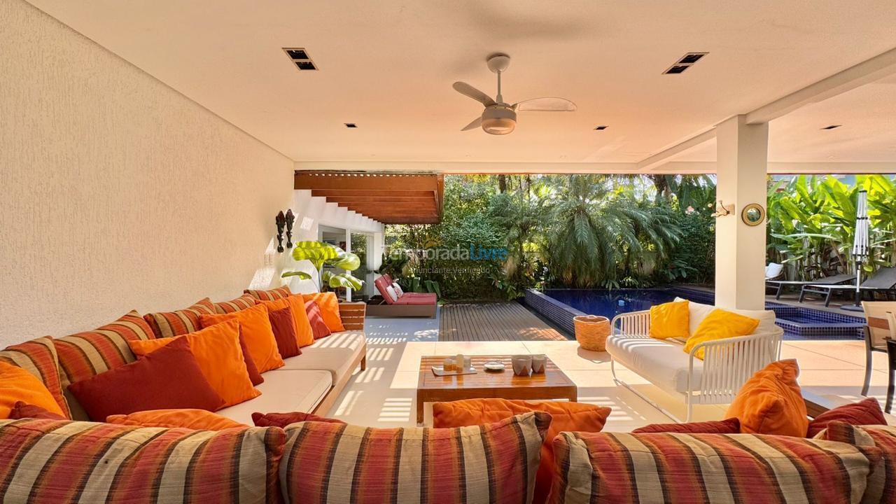 Casa para aluguel de temporada em São Sebastião (Praia da Baleia)