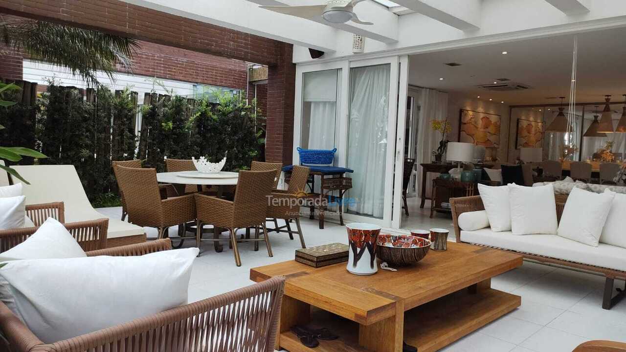 Casa para aluguel de temporada em São Sebastião (Juquehy)