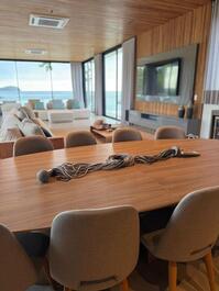 Beautiful house on Whale Beach