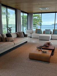 Beautiful house on Whale Beach