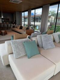 Beautiful house on Whale Beach