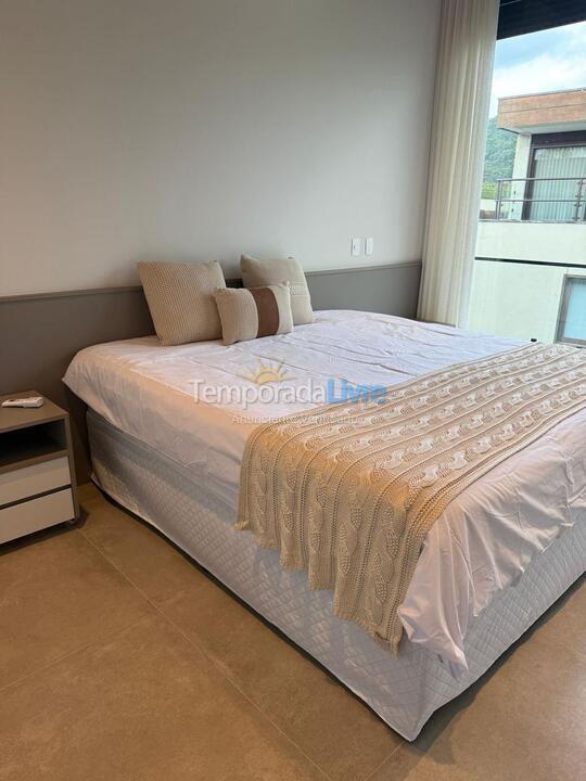 House for vacation rental in São Sebastião (Praia da Baleia)