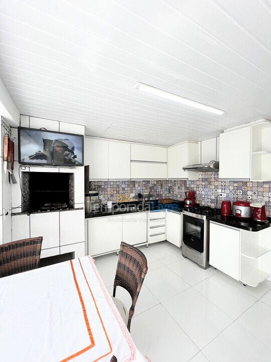 Apartamento para aluguel de temporada em Matinhos (Caiobá)