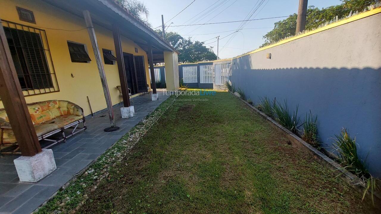 House for vacation rental in Itanhaém (Balneário Gaivotas)
