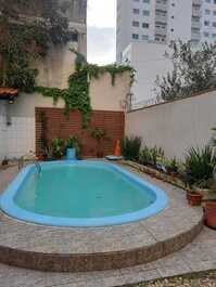 Large house with pool in the center – up to 40 people