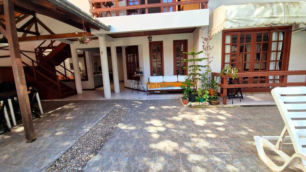 House for vacation rental in Balneário Camboriú (Centro)