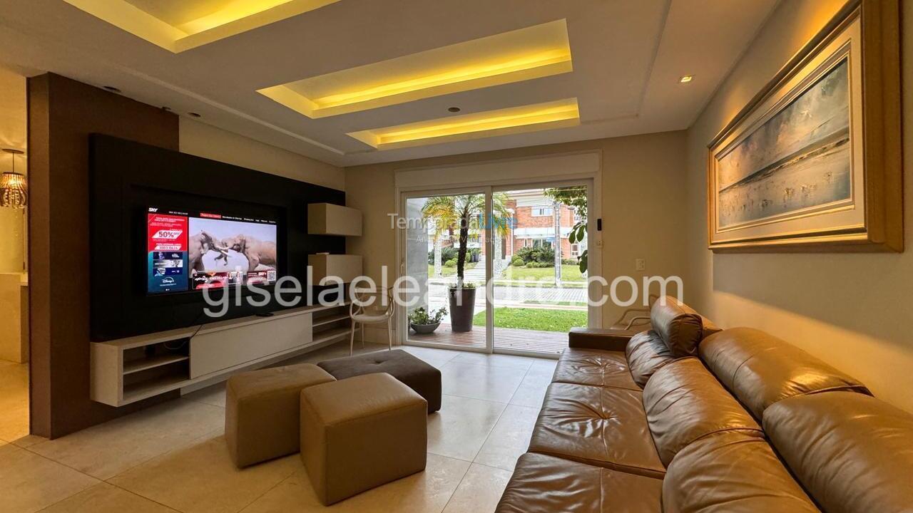 Casa para aluguel de temporada em Florianopolis (Jurerê Internacional)