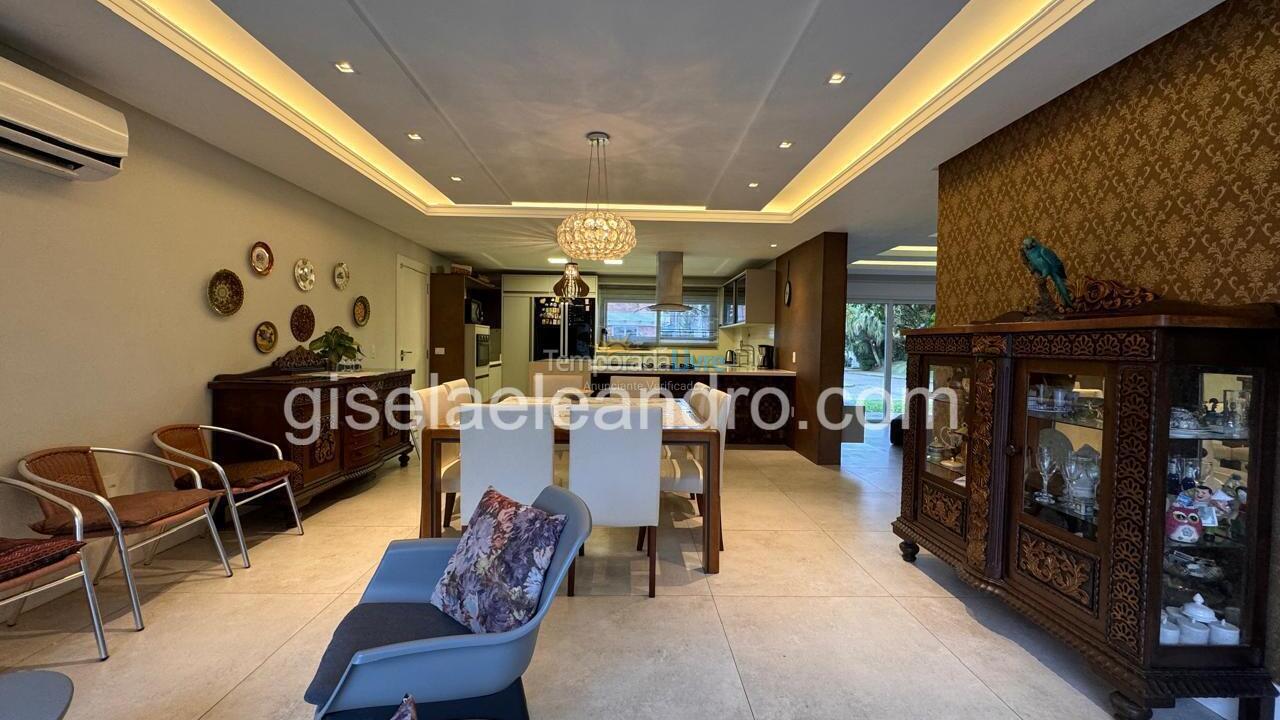 Casa para aluguel de temporada em Florianopolis (Jurerê Internacional)