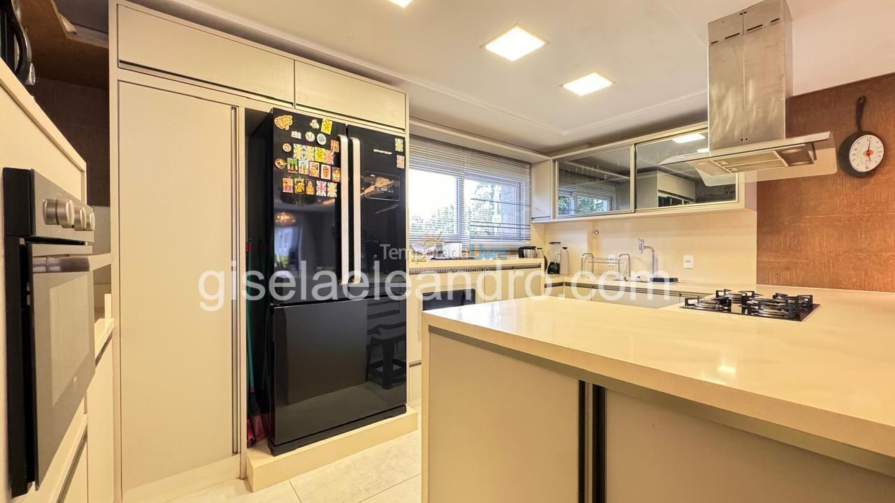 Casa para aluguel de temporada em Florianopolis (Jurerê Internacional)