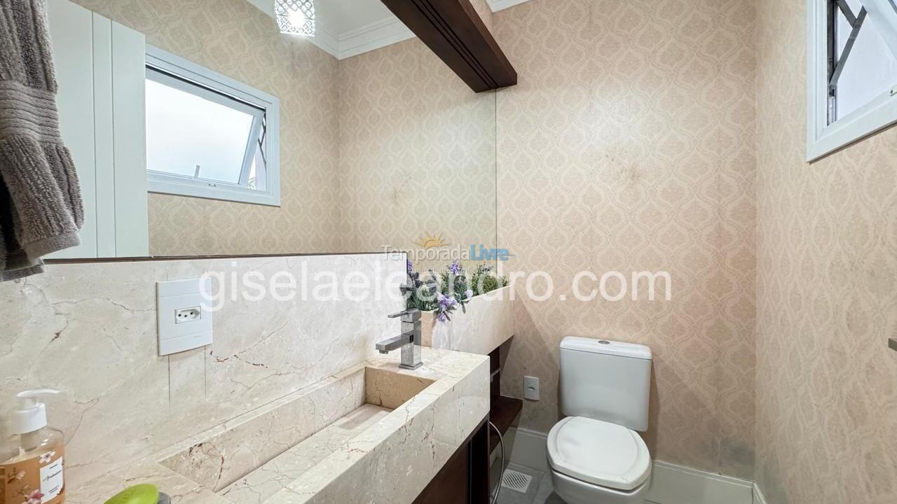 Casa para aluguel de temporada em Florianopolis (Jurerê Internacional)