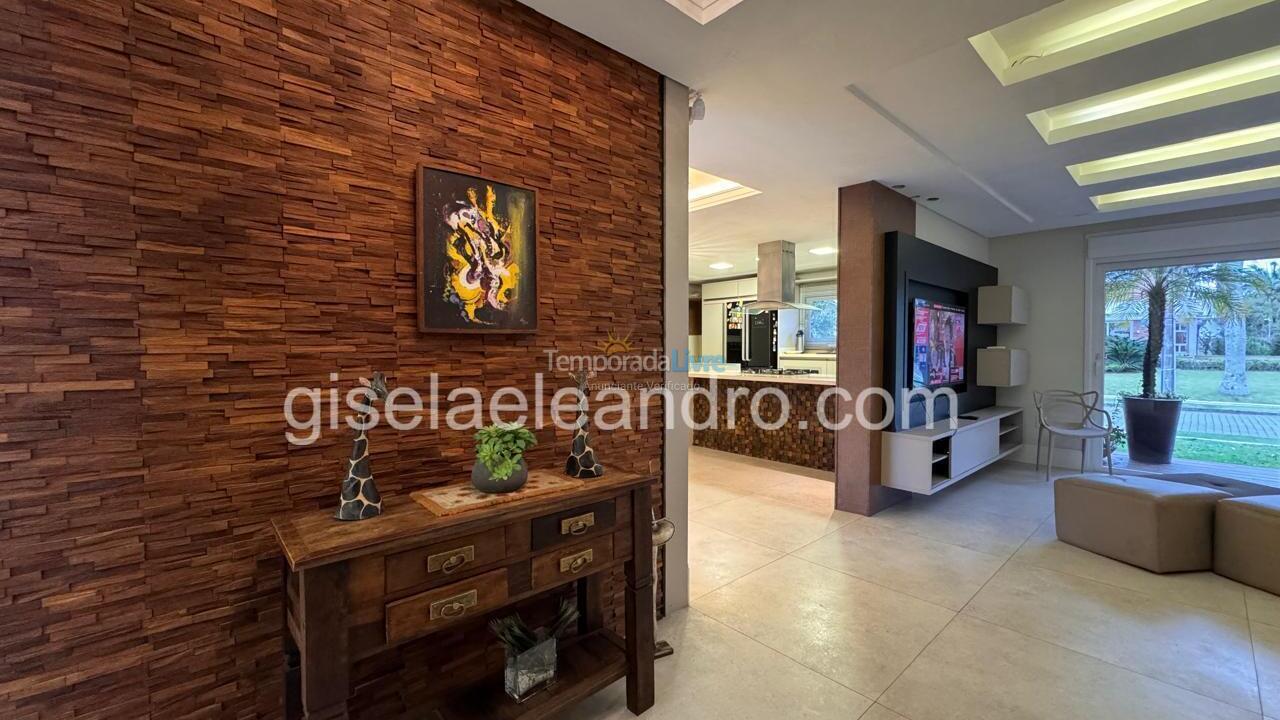 Casa para aluguel de temporada em Florianopolis (Jurerê Internacional)