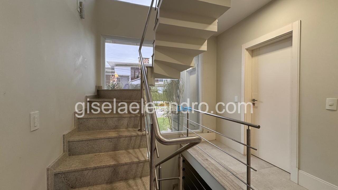Casa para aluguel de temporada em Florianopolis (Jurerê Internacional)