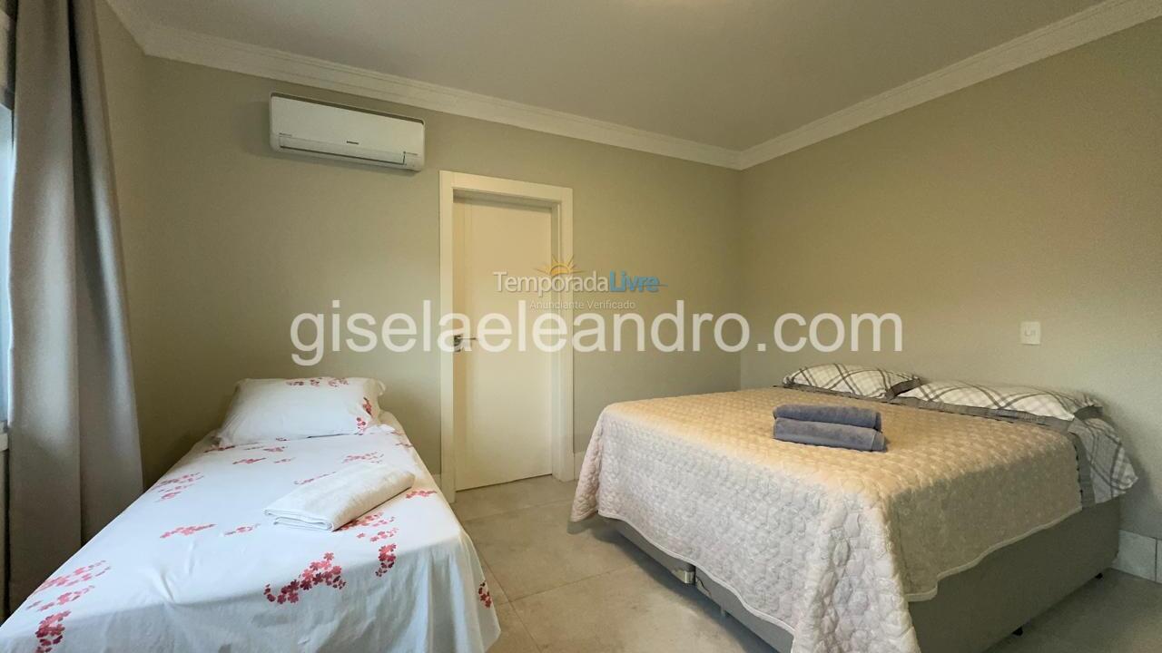Casa para aluguel de temporada em Florianopolis (Jurerê Internacional)