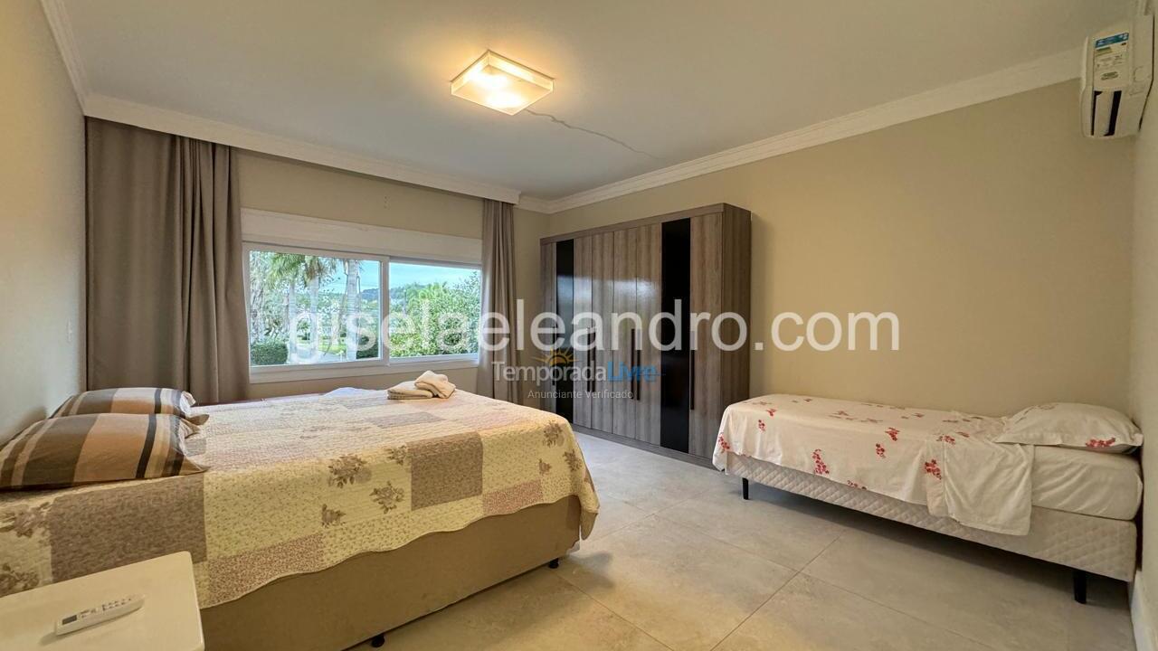 Casa para aluguel de temporada em Florianopolis (Jurerê Internacional)