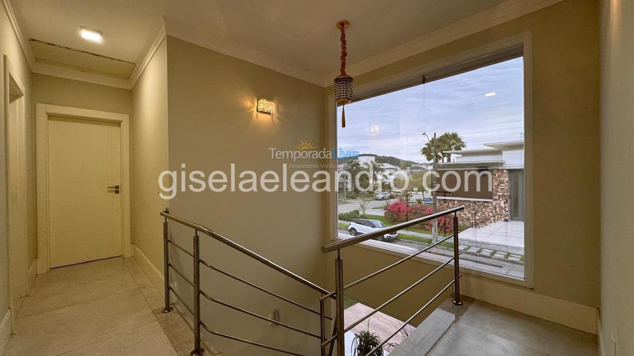 Casa para aluguel de temporada em Florianopolis (Jurerê Internacional)