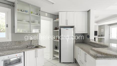 Casa Branca Jurere In com 5 suites