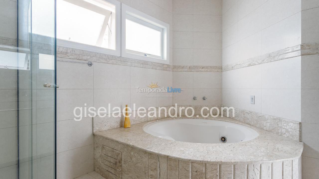 Casa para aluguel de temporada em Florianopolis (Jurerê Internacional)