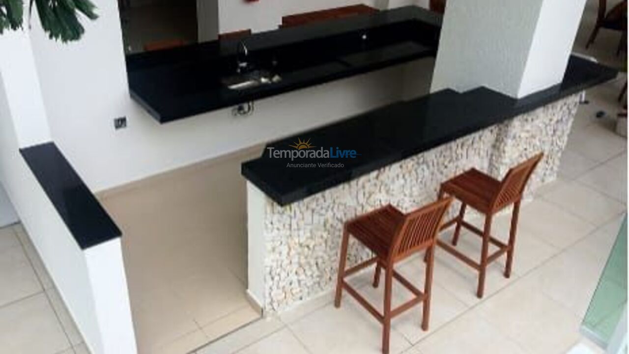 Apartamento para aluguel de temporada em Ubatuba (Praia Grande)
