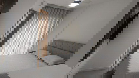 Quarto com a cortina fechada