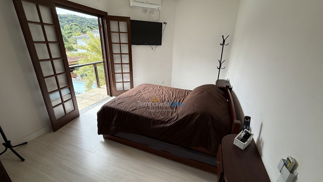 House for vacation rental in Guarujá (Praia do Pernambuco)