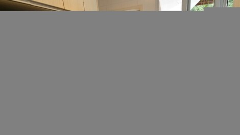 House for sale in Juquehy condominium - 100m from the beach, with 4 suites,...