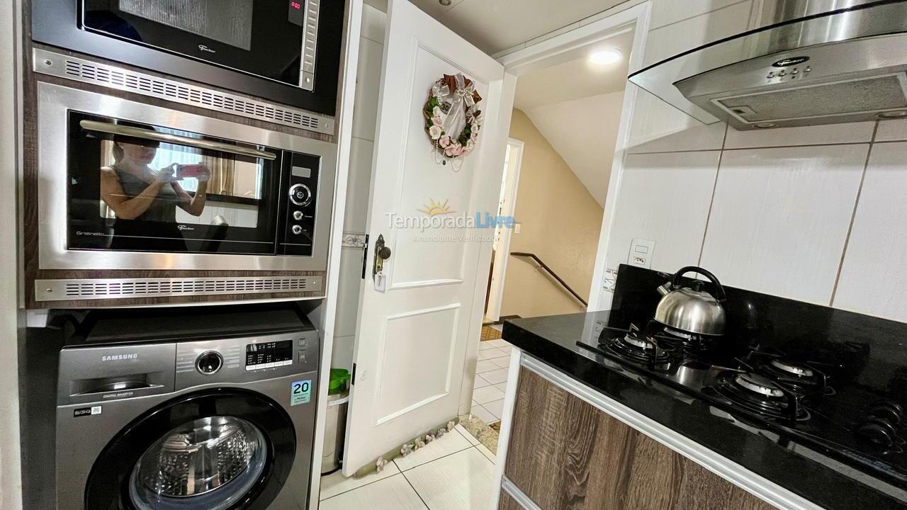 Apartamento para aluguel de temporada em Itapema (Meia Praia)