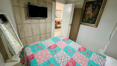 APARTAMENTO PARA 5 PESSOAS NA QUADRA DO MAR EM MEIA PRAIA