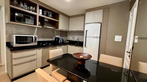 APARTAMENTO NA QUADRA DO MAR PARA 5 PESSOAS