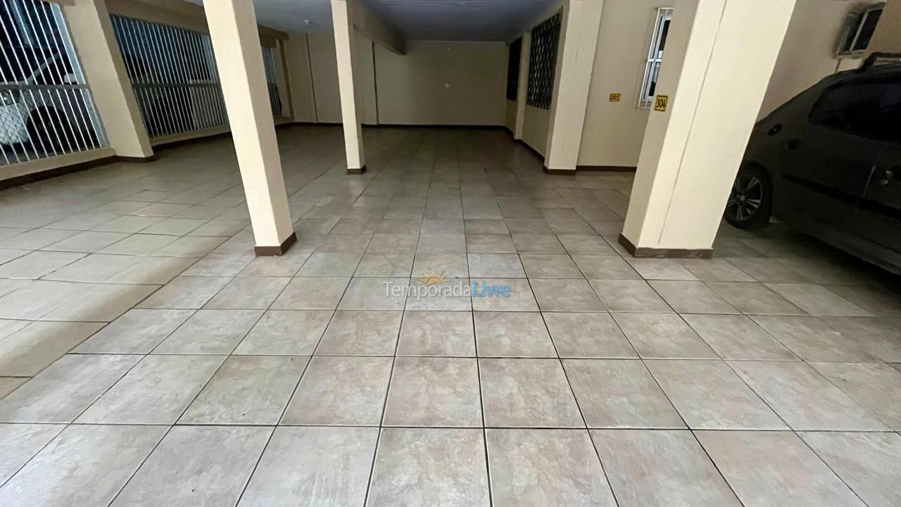 Apartamento para aluguel de temporada em Itapema (Meia Praia)