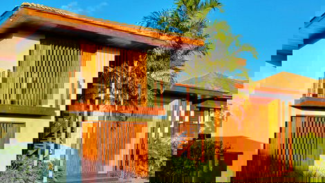 High Standard House with 5 Suites, Swimming Pool and Hot Tub