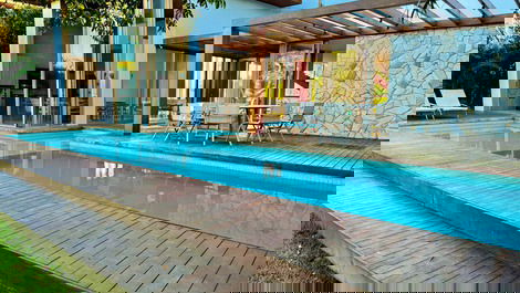 High Standard House with 5 Suites, Swimming Pool and Hot Tub