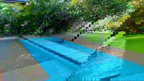 High Standard House with 5 Suites, Swimming Pool and Hot Tub