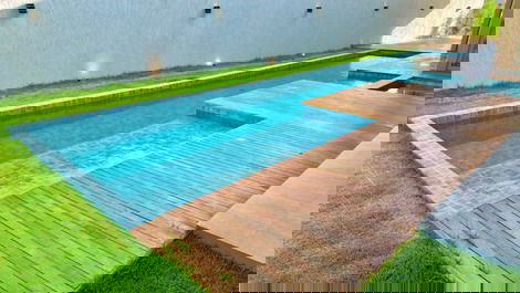 Mansão em Guarajuba – 7 Suítes a 50m da Praia!