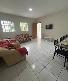 Até 10 pessoas, próx. ao shopping, ar condicionado, garagem apt A