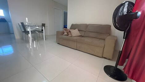 Para 10 pessoas, 03 quartos ar condicionado e ventilador, garagem,...