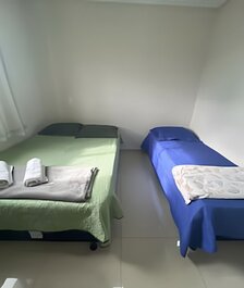 03 quartos (ar condicionado e ventilador), até 10 pessoas, garagem,...