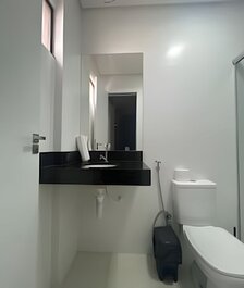 Para 10 pessoas, 03 quartos ar condicionado e ventilador, garagem,...