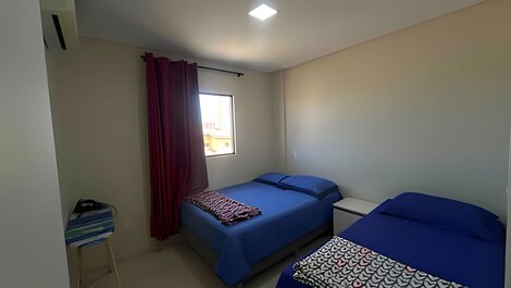 Para 10 pessoas, 03 quartos ar condicionado e ventilador, garagem,...