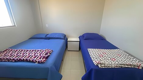 Para 10 pessoas, 03 quartos ar condicionado e ventilador, garagem,...