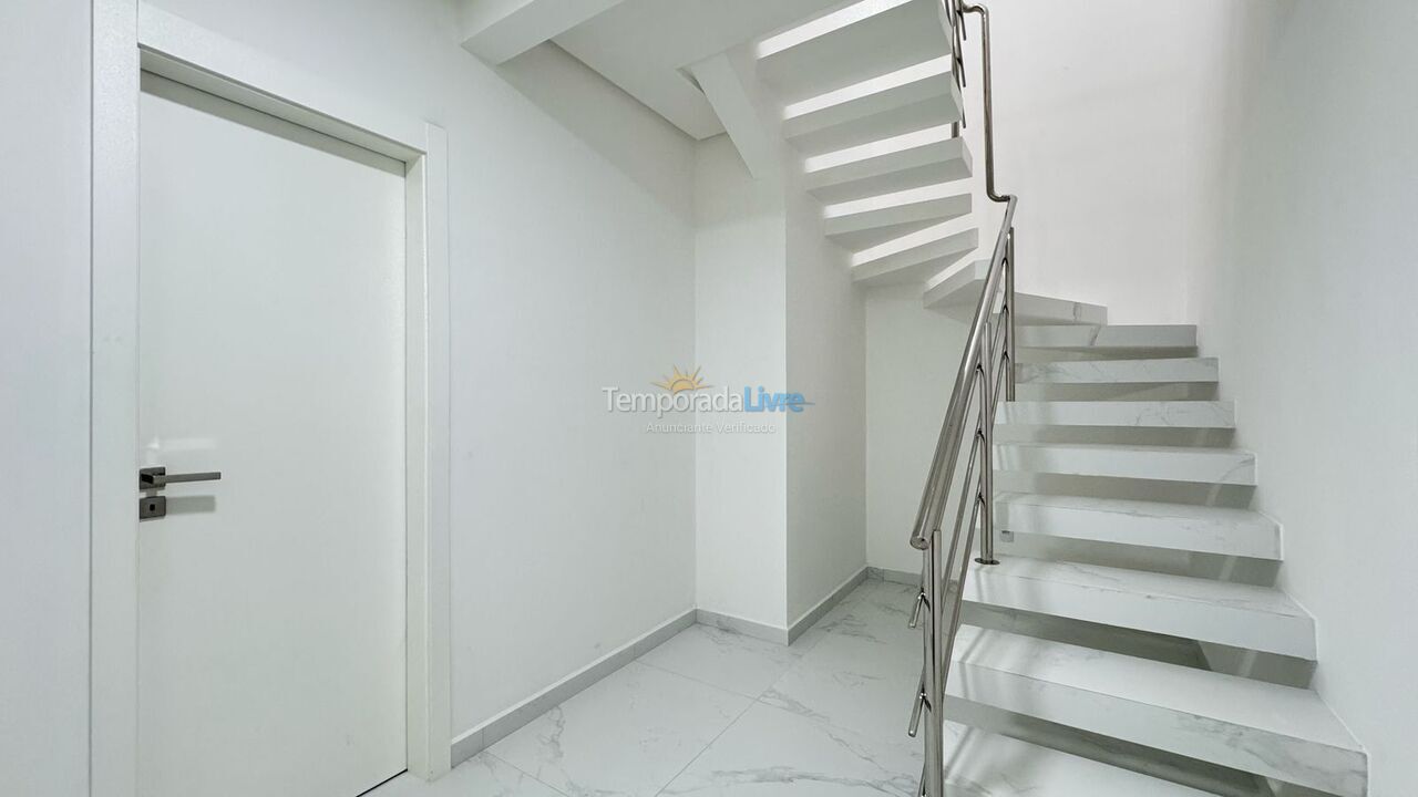 Apartamento para aluguel de temporada em Bombinhas (Canto Grande)