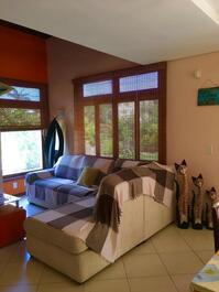 House 400 Mts from Barra da Lagoa Beach - SEASON RENT