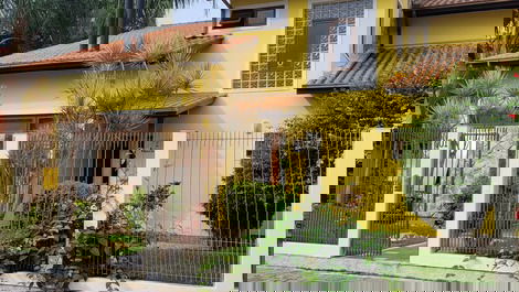 House 400 Mts from Barra da Lagoa Beach - SEASON RENT