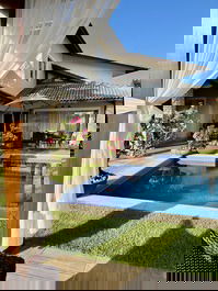 Casa 04 suítes em Jacuípe
