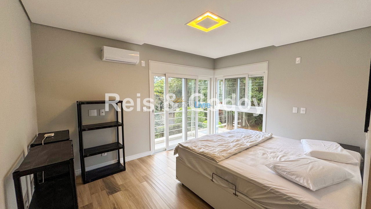 Casa para aluguel de temporada em Florianopolis (Jurerê Internacional)