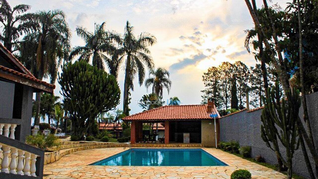 Chácara / sítio para aluguel de temporada em Mairinque (Moreiras)