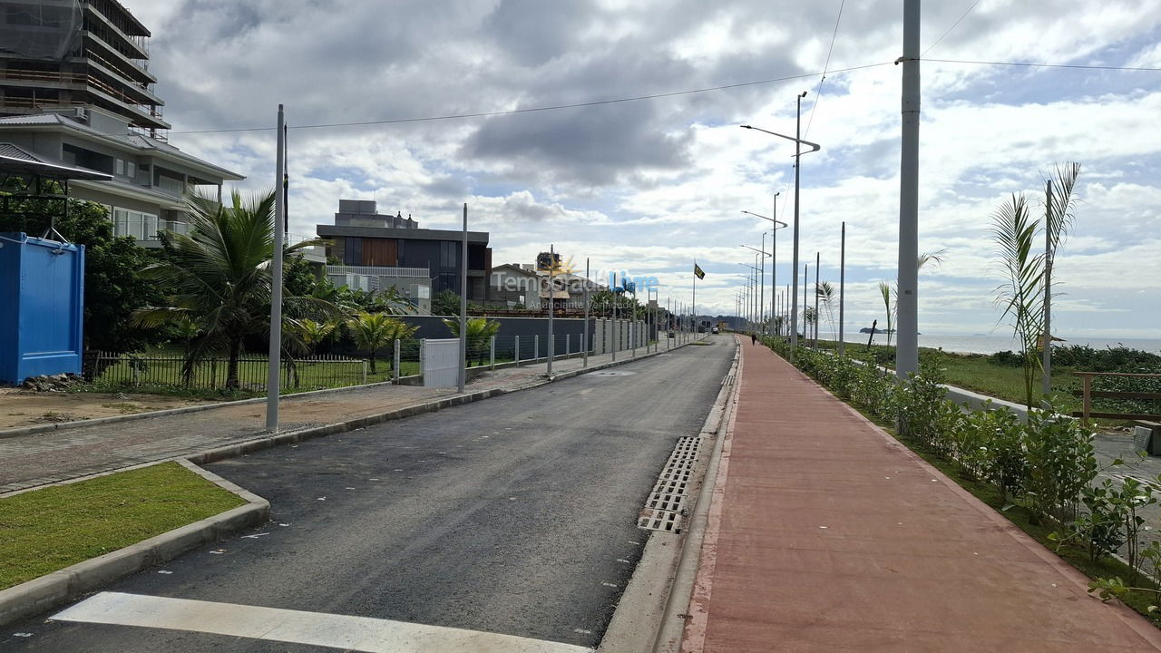 Apartment for vacation rental in Balneário Piçarras (Itacolomi)