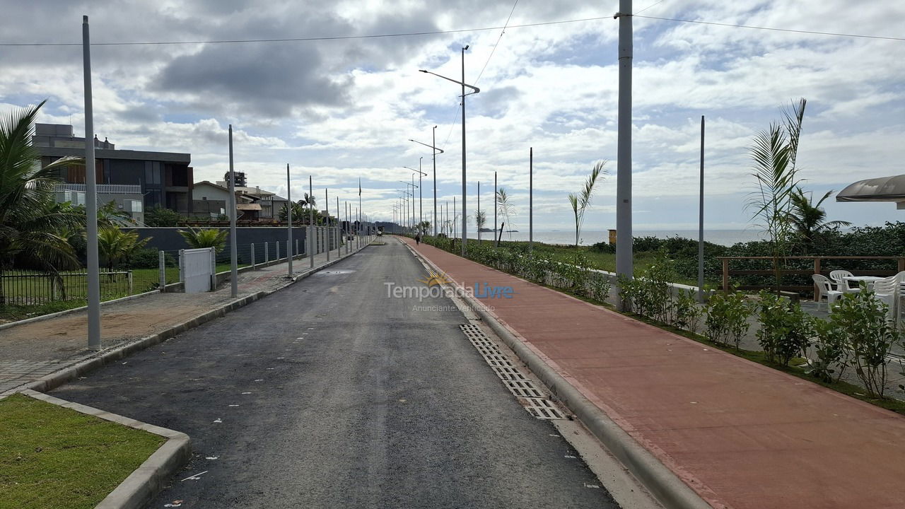 Apartment for vacation rental in Balneário Piçarras (Itacolomi)